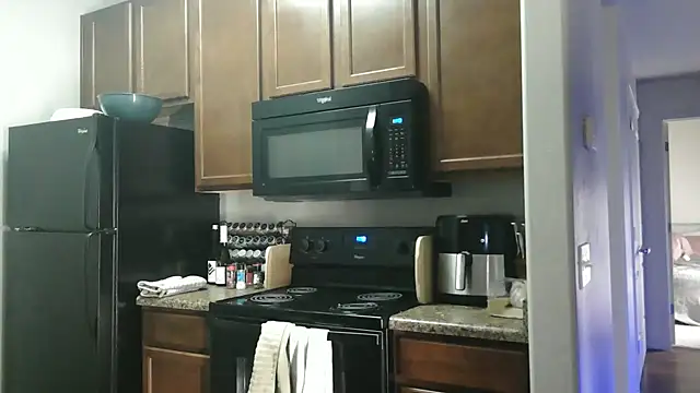 Snapshot of NatalieKneals chatting on 02-12-25, 06:51 NatalieKneals online show from 02-12-25, 06:51