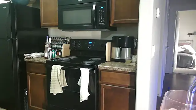 Snapshot of NatalieKneals chatting on 02-13-25, 04:11 NatalieKneals online show from 02-13-25, 04:11