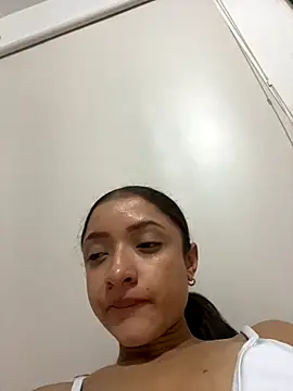 Snapshot of Alicia_ALICIA chatting on 09-18-25, 01:18 Alicia ALICIA online show from 09-18-25, 01:18