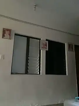 Snapshot of Alicia_ALICIA chatting on 11-17-25, 12:44 Alicia ALICIA online show from 11-17-25, 12:44