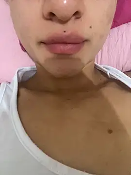 Snapshot of Alicia_ALICIA chatting on 11-26-25, 04:24 Alicia ALICIA online show from 11-26-25, 04:24