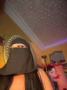 Snapshot of ORLA86 chatting on 11-15-25, 10:04 ORLA86 online show from 11-15-25, 10:04