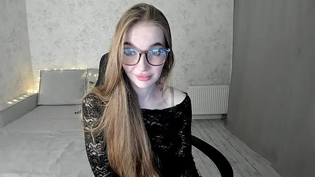 LissaCain online show from 11-12-25, 04:46