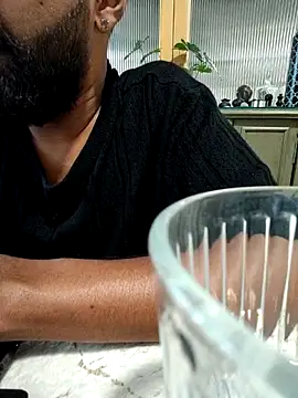 Snapshot of KinksandFantasies chatting on 11-12-25, 10:48 KinksandFantasies online show from 11-12-25, 10:48