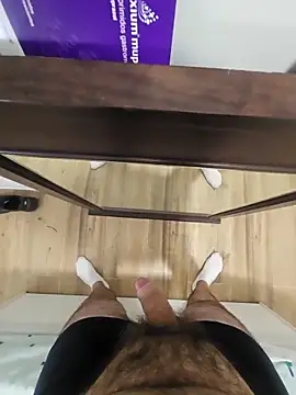 Snapshot of polla_calientes47 chatting on 09-29-25, 01:49 polla calientes47 online show from 09-29-25, 01:49