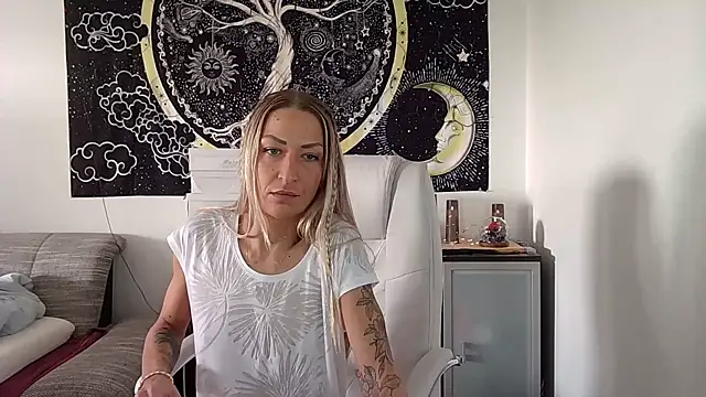 SexxyLiviaa online show from 10-06-25, 02:36