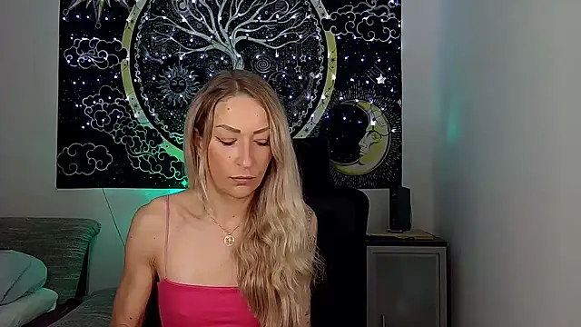 SexxyLiviaa online show from 12-15-25, 04:28