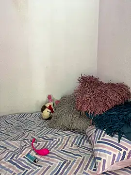 Snapshot of alondra_darling chatting on 03-19-25, 06:12 alondra darling online show from 03-19-25, 06:12