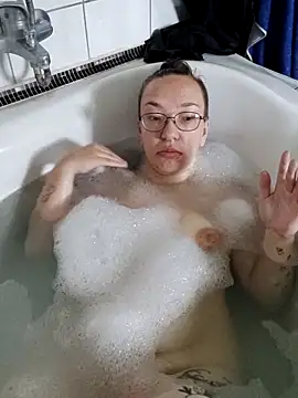 Snapshot of Isabella_Geney chatting on 10-10-25, 12:59 Isabella Geney online show from 10-10-25, 12:59