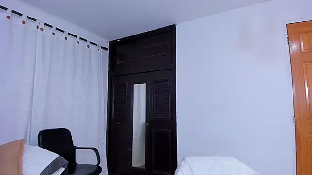 Snapshot of AURORA_FRANKLIN chatting on 12-05-24, 06:55 AURORA FRANKLIN online show from 12-05-24, 06:55