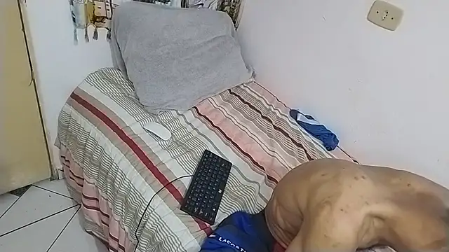 UncutToyBoy23cm online show from 03-22-25, 03:20