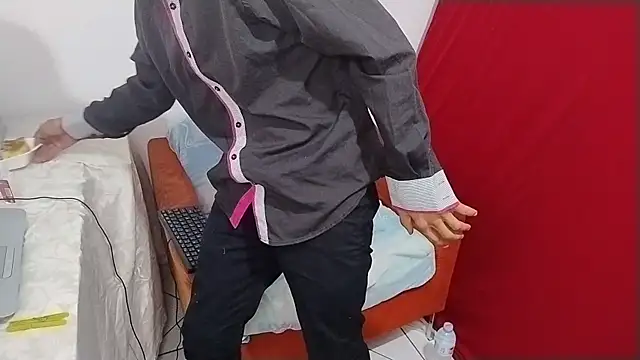 UncutToyBoy23cm online show from 03-23-25, 05:00