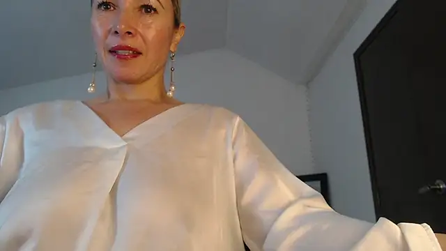 Ingridbergman online show from 02-13-25, 02:52