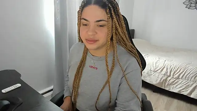 MelSaunders online show from 12-19-24, 06:12