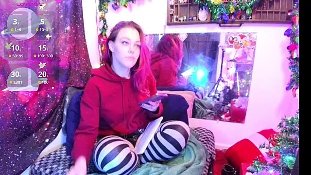 Snapshot of EverlyEster chatting on 12-14-24, 09:51 EverlyEster online show from 12-14-24, 09:51