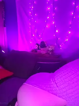 EverlyEster online show from 04-05-26, 09:56