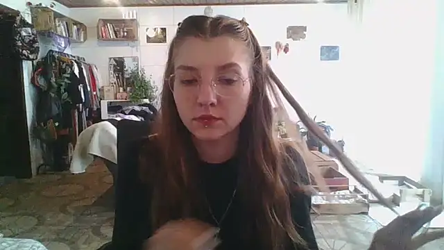 SweetyBabyDemon online show from 10-28-25, 01:25