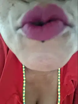 gatadeojosclaros online show from 03-23-26, 02:15