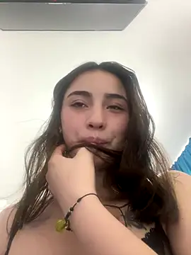 Snapshot of Damian_n_Maya chatting on 12-02-24, 11:18 Damian n Maya online show from 12-02-24, 11:18