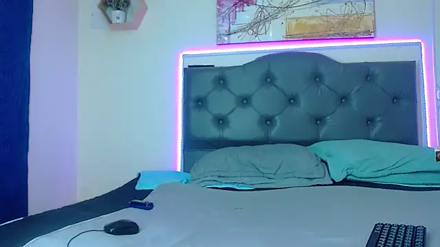 Snapshot of Kim_clark1 chatting on 09-11-25, 03:12 Kim clark1 online show from 09-11-25, 03:12