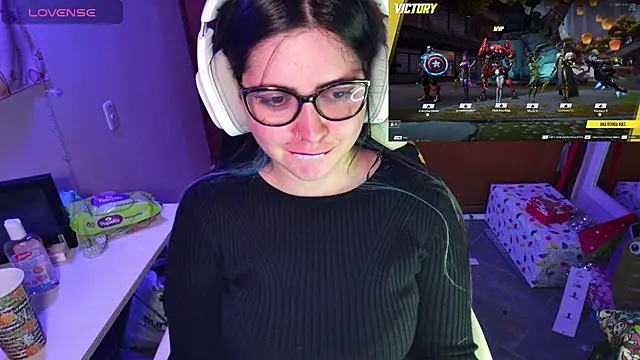 Vallolet Spencer online show from 12-23-24, 05:28