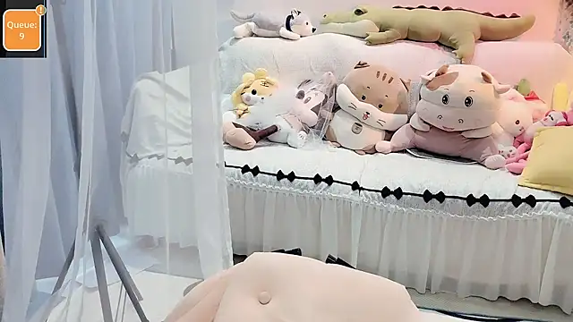 AKiKi711 online show from 09-16-25, 05:19