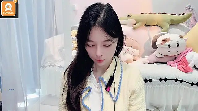 AKiKi711 online show from 10-18-25, 04:15