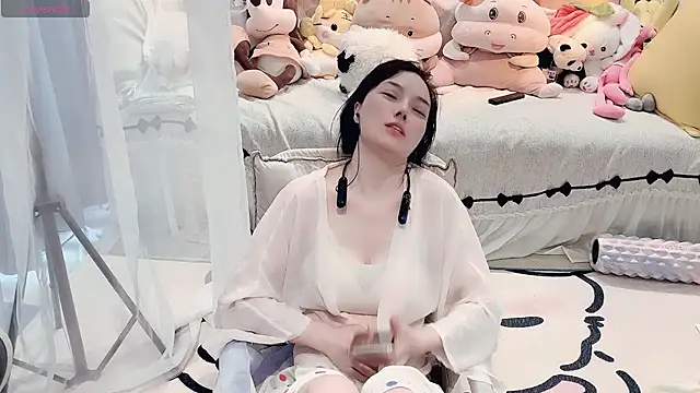 AKiKi711 online show from 07-11-26, 04:37