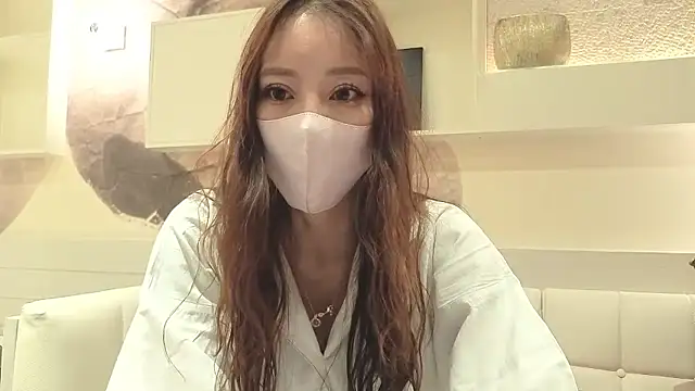 Snapshot of Ema_japanese chatting on 11-21-25, 10:25 Ema japanese online show from 11-21-25, 10:25