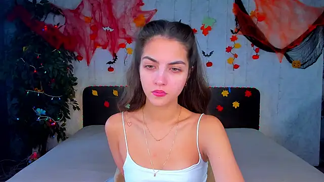 Milana Crystal  online show from 10-31-25, 08:15