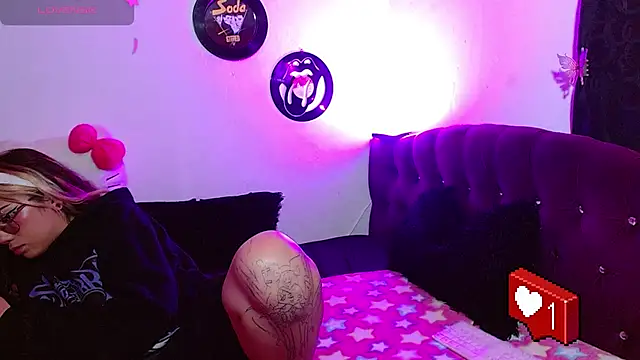 Snapshot of squirt_charlott chatting on 01-26-25, 05:34 squirt charlott online show from 01-26-25, 05:34