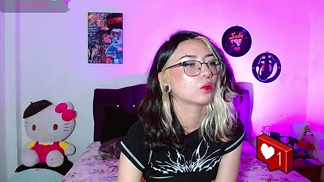 Snapshot of squirt_charlott chatting on 02-10-25, 06:03 squirt charlott online show from 02-10-25, 06:03