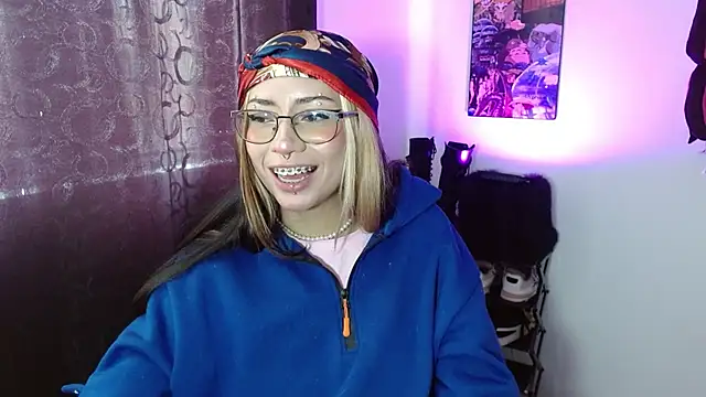 Snapshot of squirt_charlott chatting on 10-11-25, 06:17 squirt charlott online show from 10-11-25, 06:17