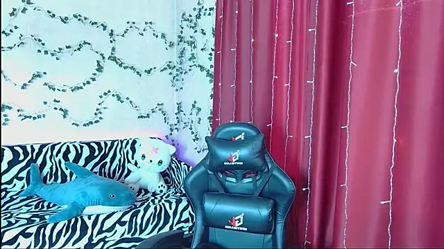 Snapshot of Sidney_blush chatting on 03-20-25, 07:47 Sidney blush online show from 03-20-25, 07:47