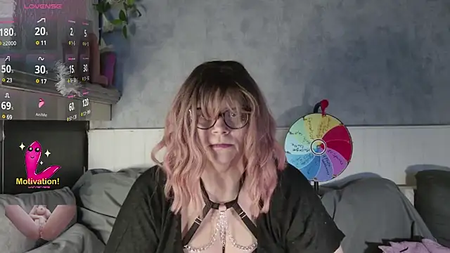 Snapshot of Lola-squirt chatting on 01-06-25, 10:58 Lola-squirt online show from 01-06-25, 10:58