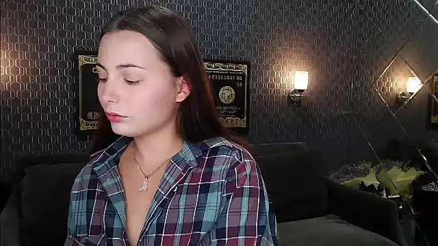 Snapshot of _extraterrestrial_ chatting on 01-02-25, 06:23 extraterrestrial online show from 01-02-25, 06:23