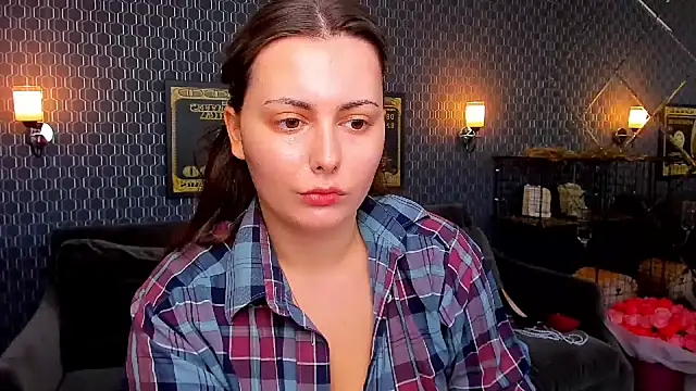 Snapshot of _extraterrestrial_ chatting on 10-18-25, 03:13 extraterrestrial online show from 10-18-25, 03:13