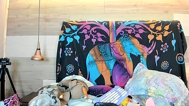 Cori Paige online show from 09-17-25, 04:03