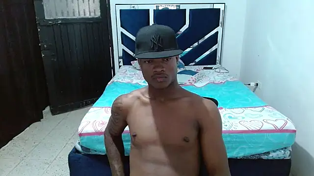 MiguelAngelxl online show from 09-30-25, 02:44