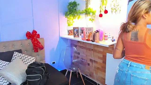 Snapshot of Georgina-coule chatting on 12-11-24, 12:12 Georgina-coule online show from 12-11-24, 12:12