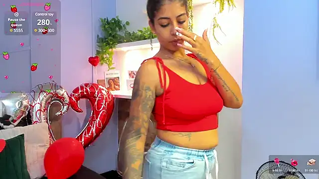 Snapshot of Georgina-coule chatting on 02-18-25, 12:17 Georgina-coule online show from 02-18-25, 12:17