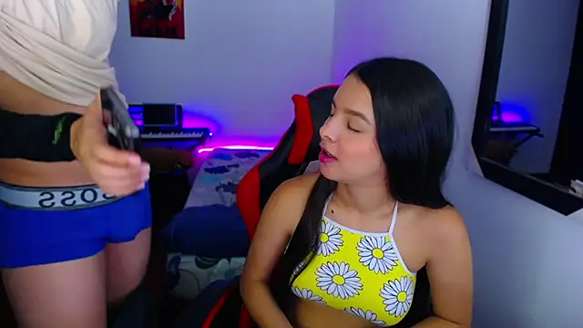 jessi and boy online show from 11-10-25, 04:28