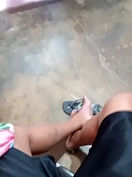 Snapshot of rau_4455 chatting on 12-18-25, 10:32 rau 4455 online show from 12-18-25, 10:32