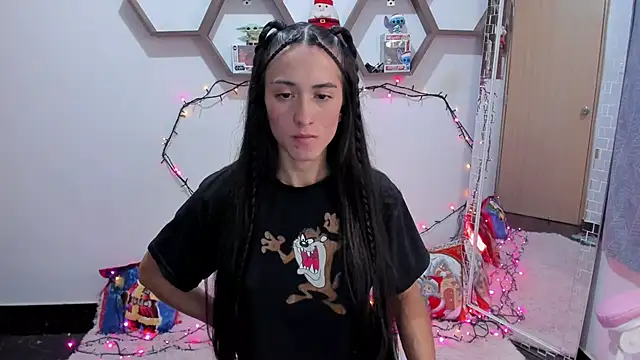 Snapshot of SharonSander chatting on 12-22-24, 04:50 SharonSander online show from 12-22-24, 04:50