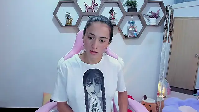 Snapshot of SharonSander chatting on 01-11-25, 03:13 SharonSander online show from 01-11-25, 03:13