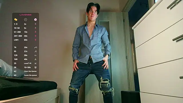 ChristianLevine  online show from 04-11-26, 08:13