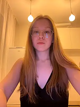 Eva Weyne online show from 09-28-25, 07:19