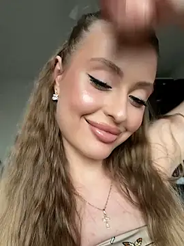 Snapshot of Sweet__Milly chatting on 05-18-26, 02:34 Sweet Milly online show from 05-18-26, 02:34