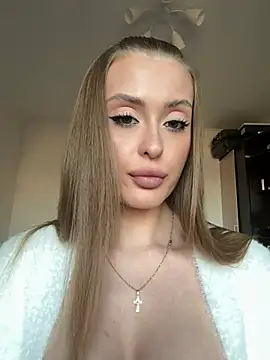 Snapshot of Sweet__Milly chatting on 06-03-26, 04:45 Sweet Milly online show from 06-03-26, 04:45