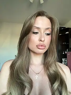 Snapshot of Sweet__Milly chatting on 06-06-26, 04:23 Sweet Milly online show from 06-06-26, 04:23